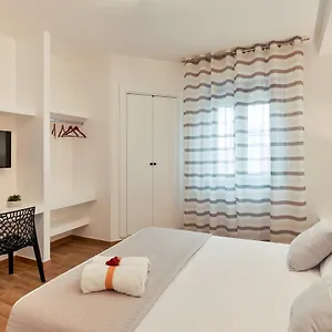 Coral Bay Charming House Guest house