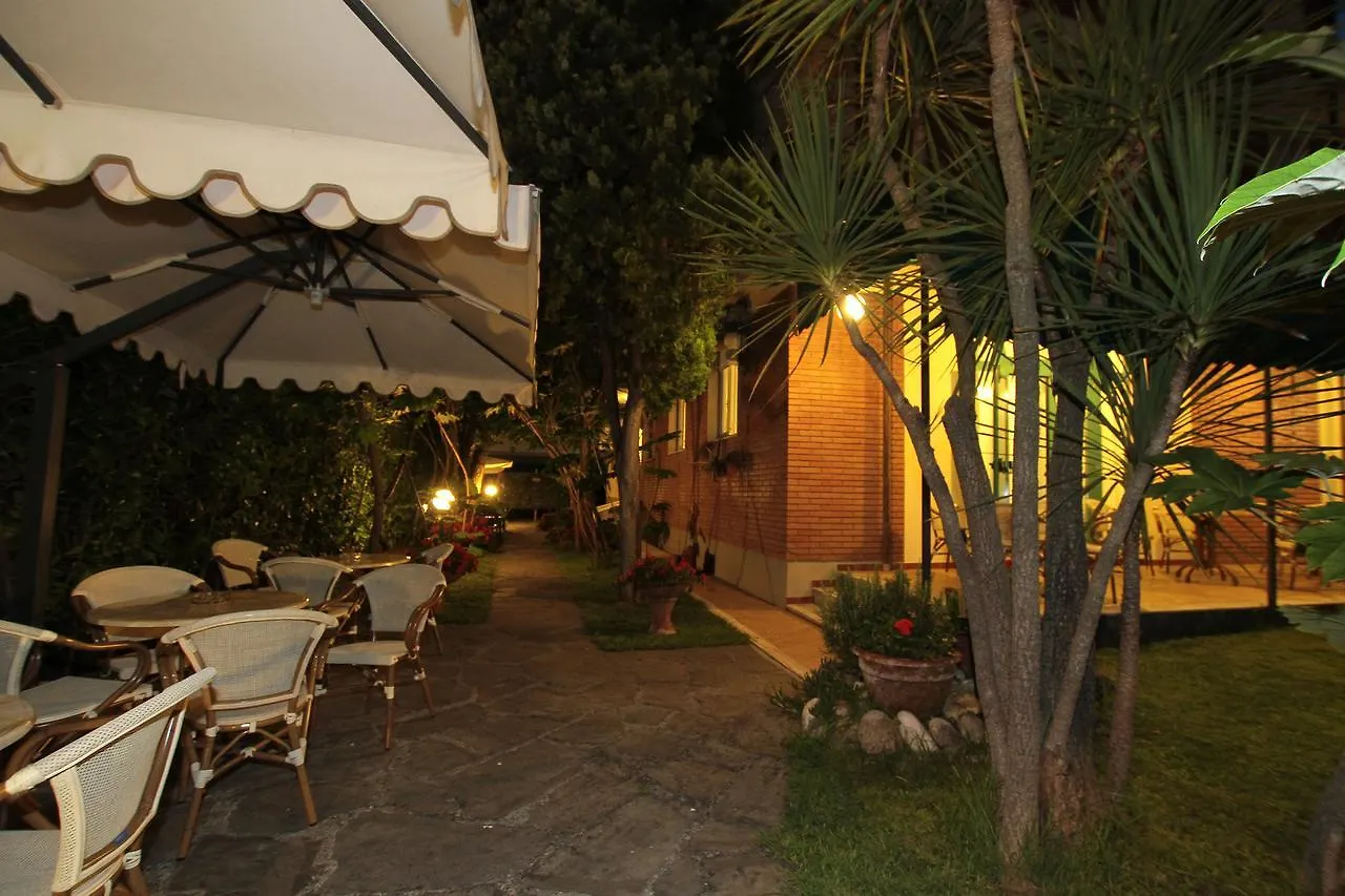 Hotel Vera Marina di Massa 2*,  Itálie